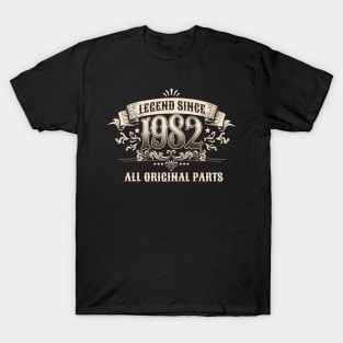 Retro Vintage Birthday Legend Since 1982 T-Shirt